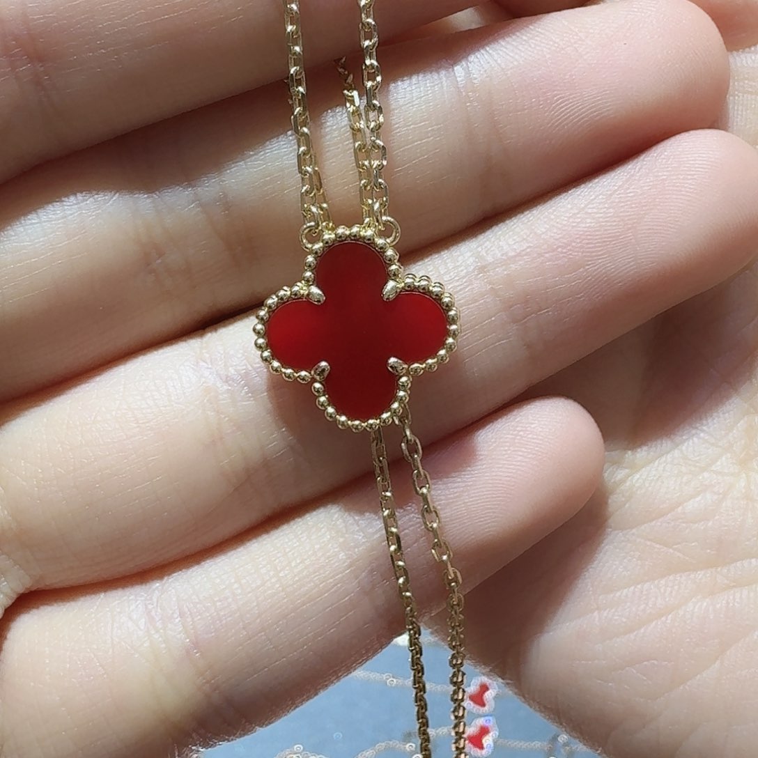 玛瑙/玉髓颈饰18K金镶嵌四叶草项链