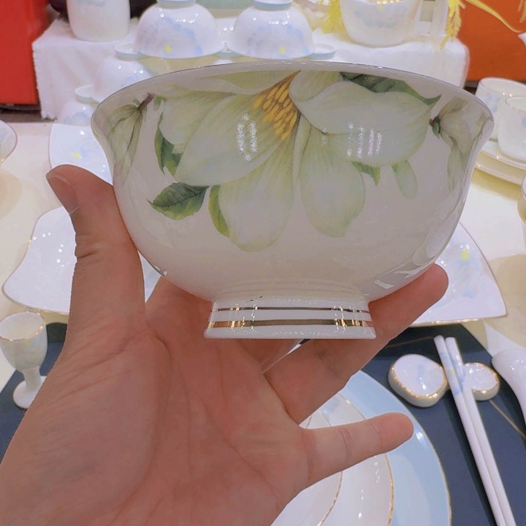 45%以上骨粉骨瓷描金玉兰花碗碗单拍