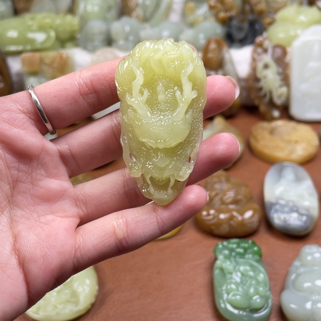 和田玉未镶嵌颈饰