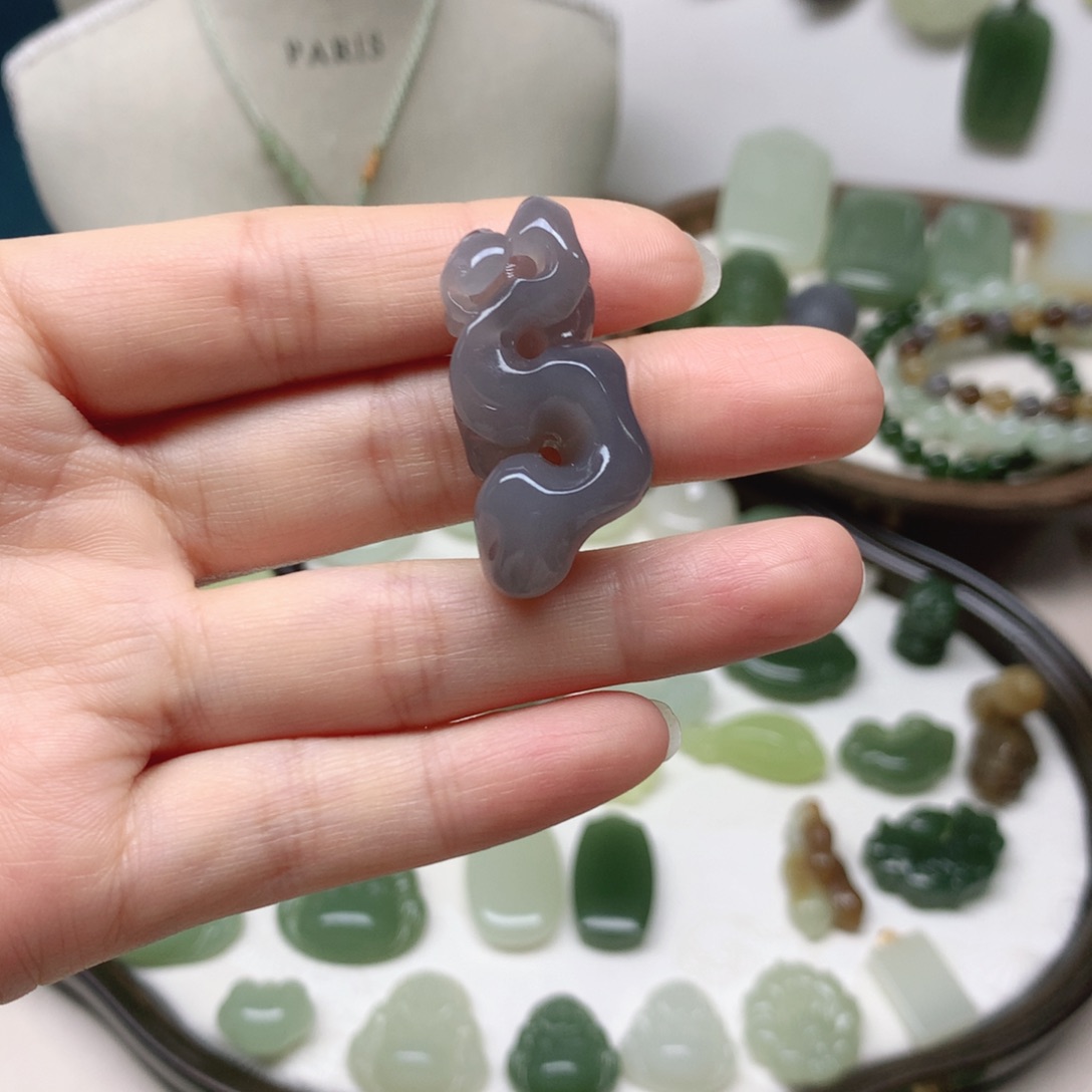 和田玉未镶嵌颈饰