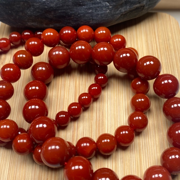 南红单圈手串圆珠光面红素款