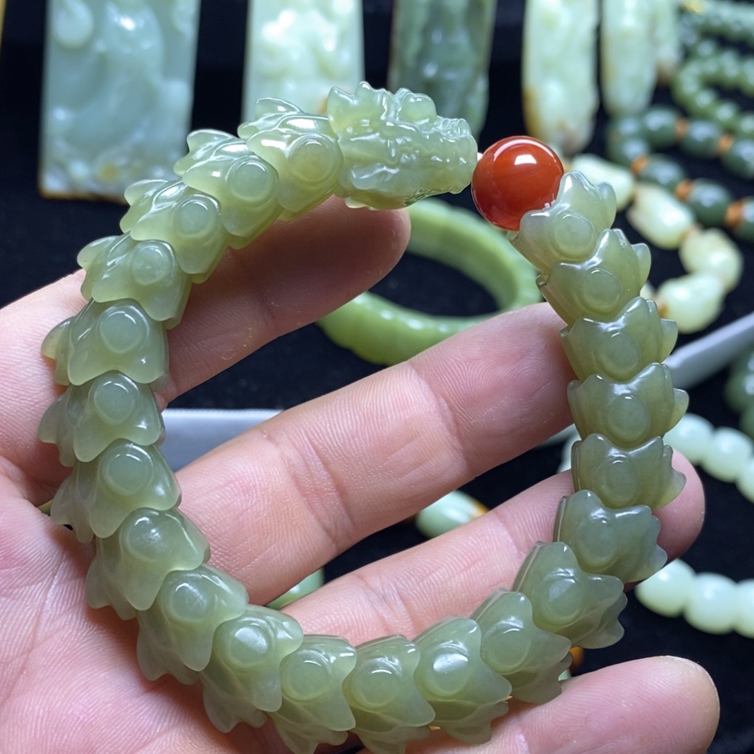 和田玉手链未镶嵌阳****水