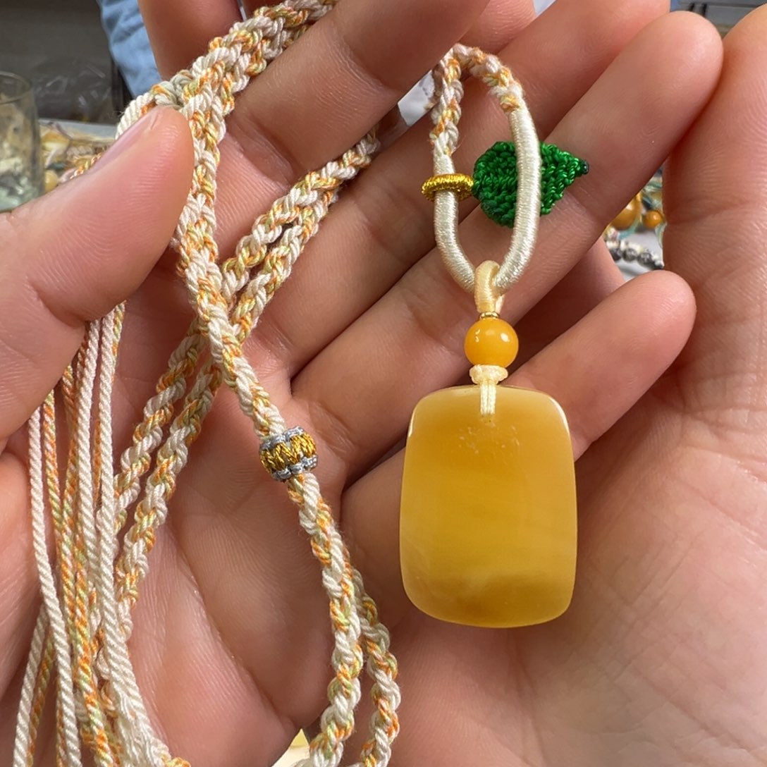 蜜蜡裸石未镶嵌蜜蜡