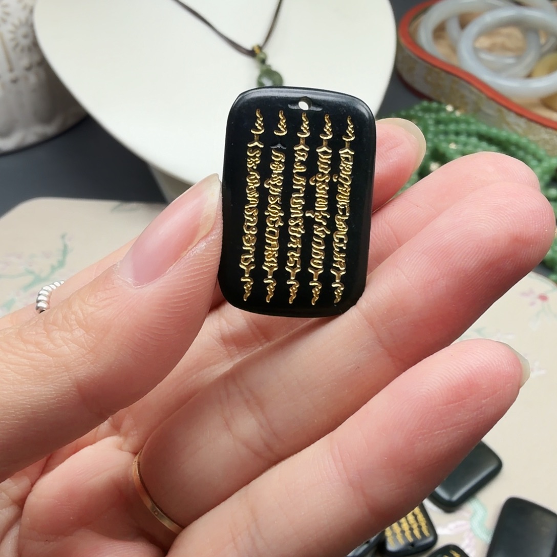 和田玉未镶嵌颈饰1