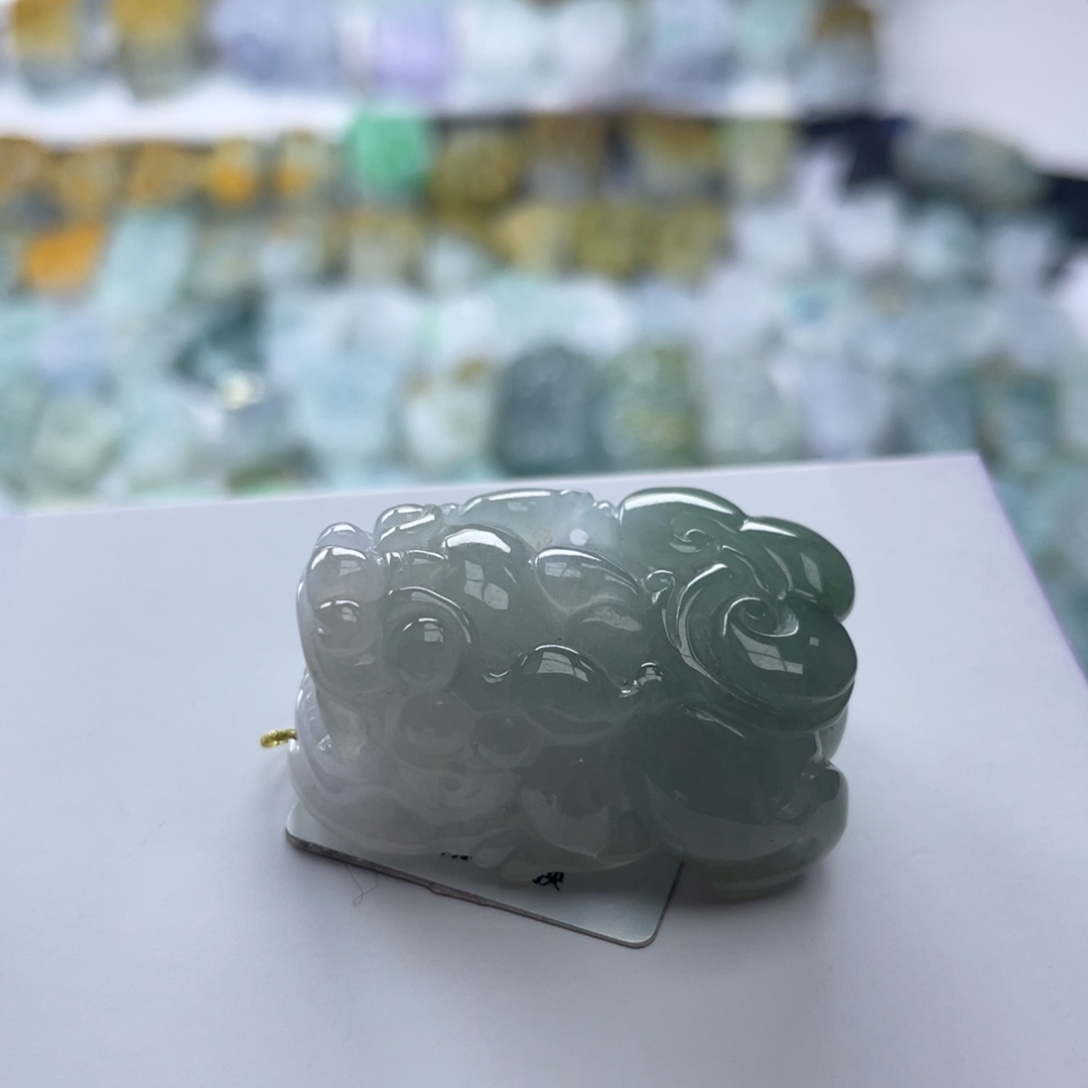 翡翠未镶嵌颈饰貔貅