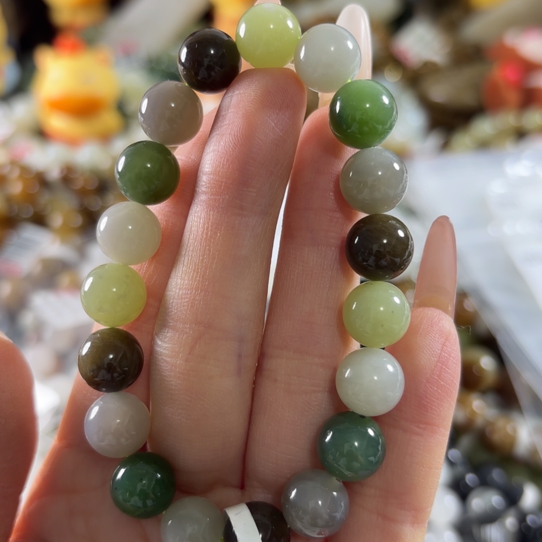 和田玉未镶嵌手串380