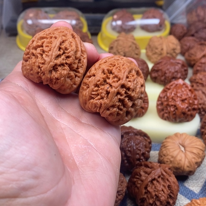 文玩核桃把件超****核桃