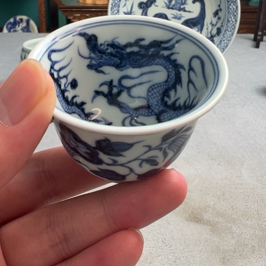 明续幽蓝，龙纹铃铛杯