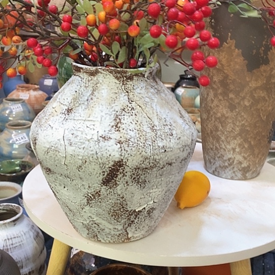 瓶景德镇陶瓷。景德镇陶瓷