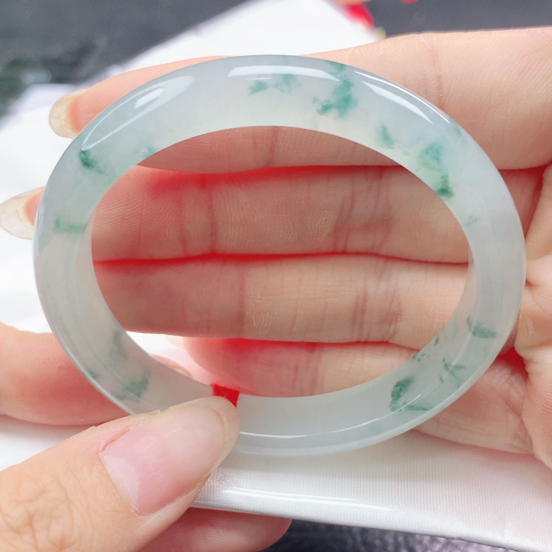 翡翠未镶嵌手镯翡翠53.9冰种飘蓝花贵妃