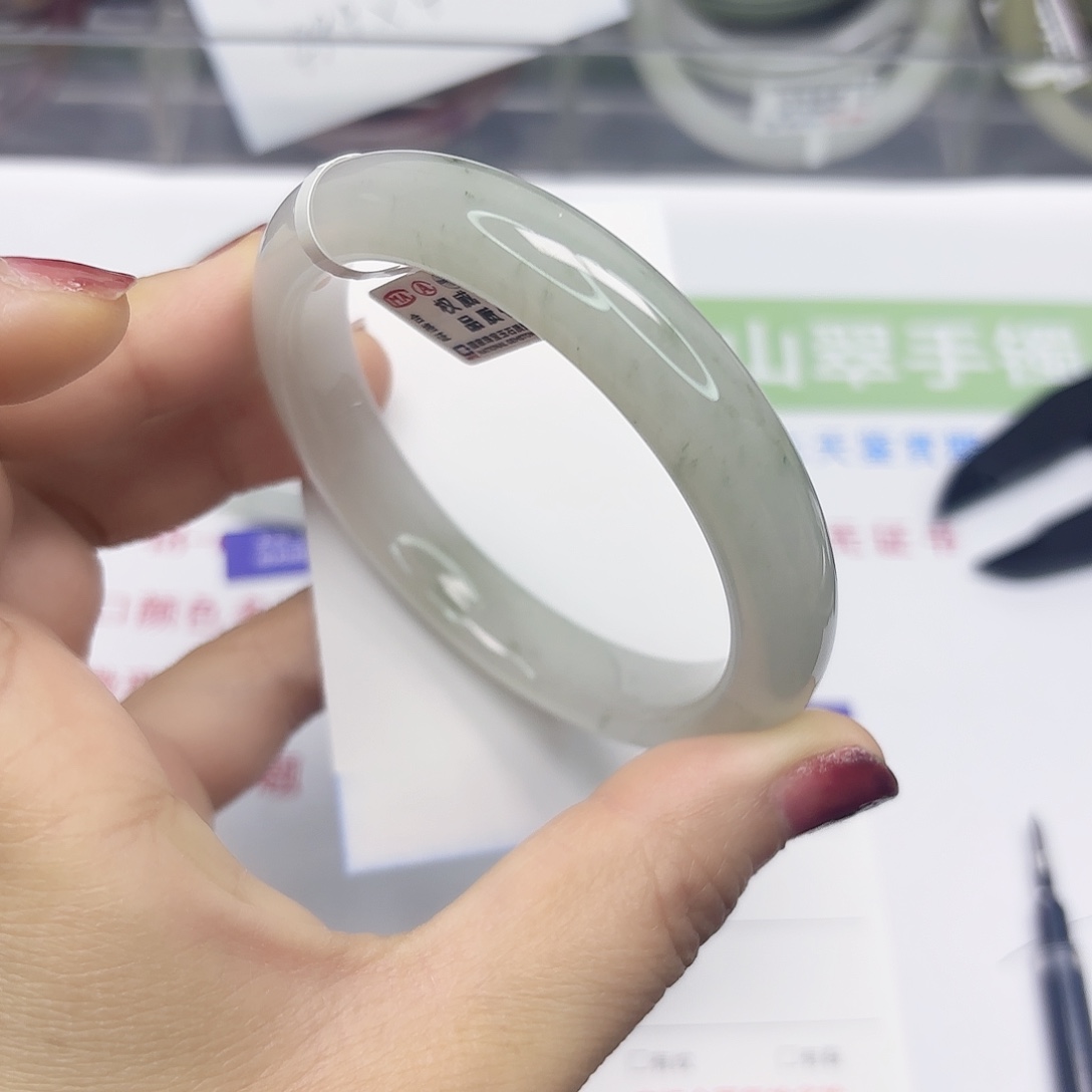 石英质玉未镶嵌手镯12/5857