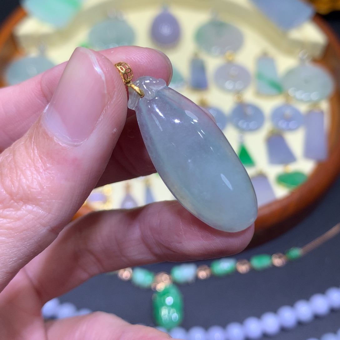 翡翠吊坠(不含链)18K金镶嵌