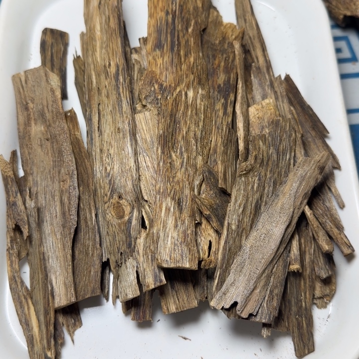 茗***线香海南白奇树心排油110克