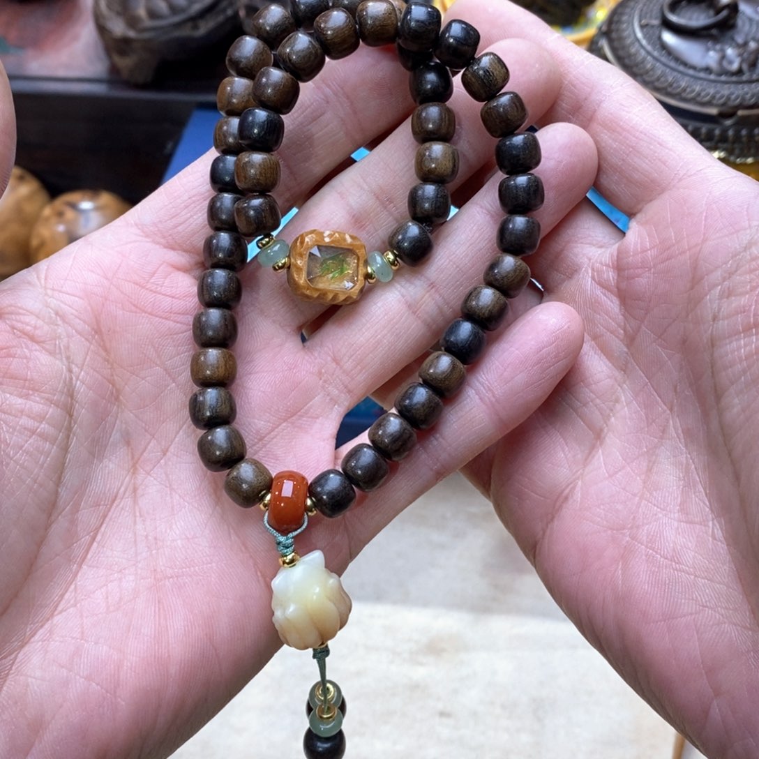 大叶紫檀（黑酸枝木类）