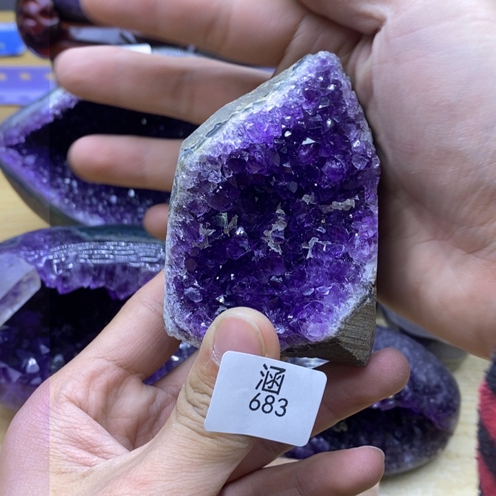 水晶大型摆件（非配饰）未镶嵌