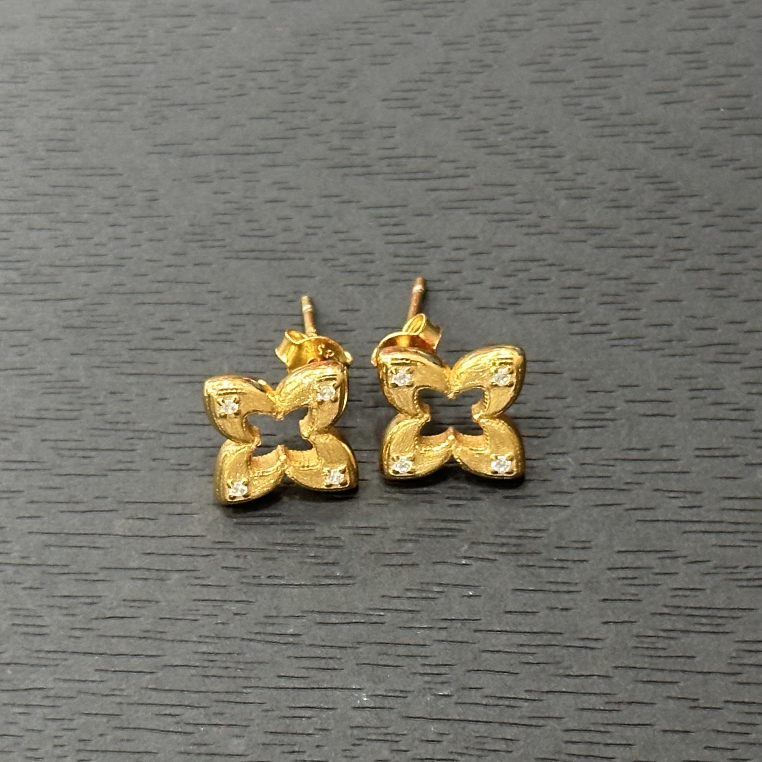 925银合成锆石耳饰 【欣欣专享】925银拉丝四叶草耳钉 YE1139