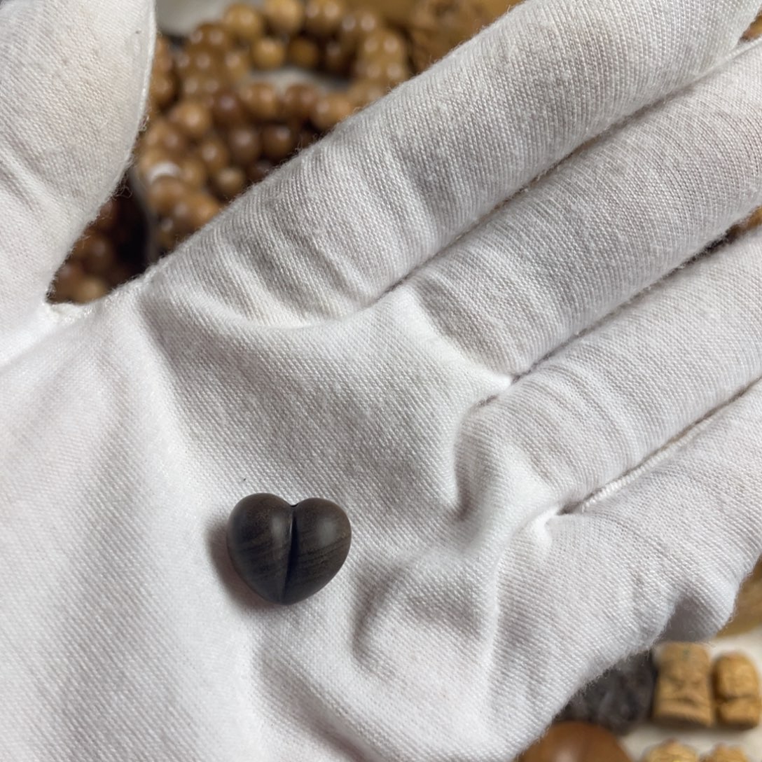 w****檀香木手串/手链/老山檀香屁桃阴沉