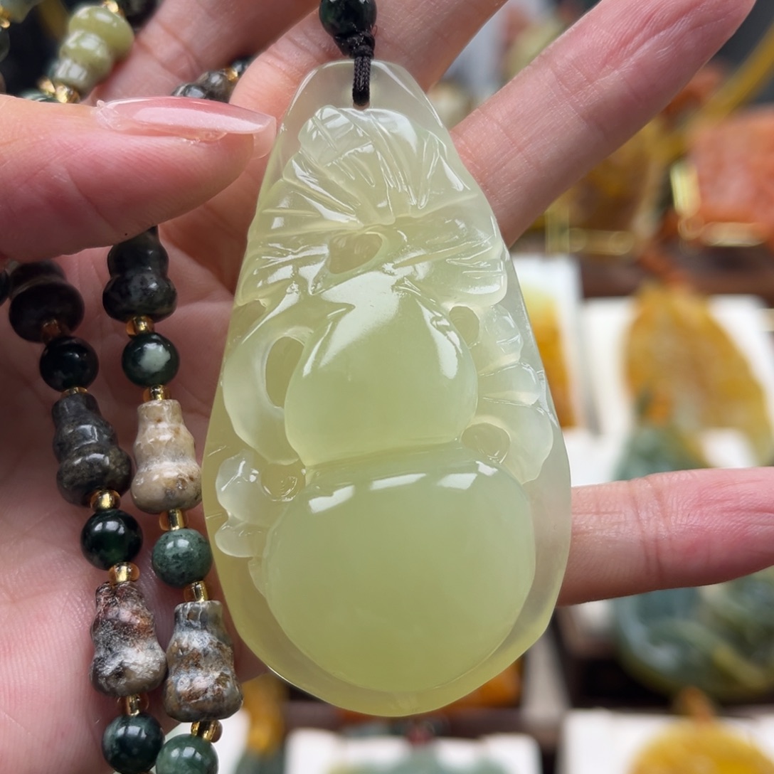 岫玉未镶嵌挂件挂件