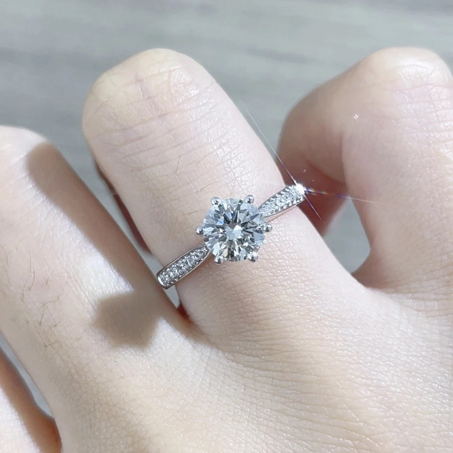 18k金1克拉星光六爪天然钻石戒指DS25080015