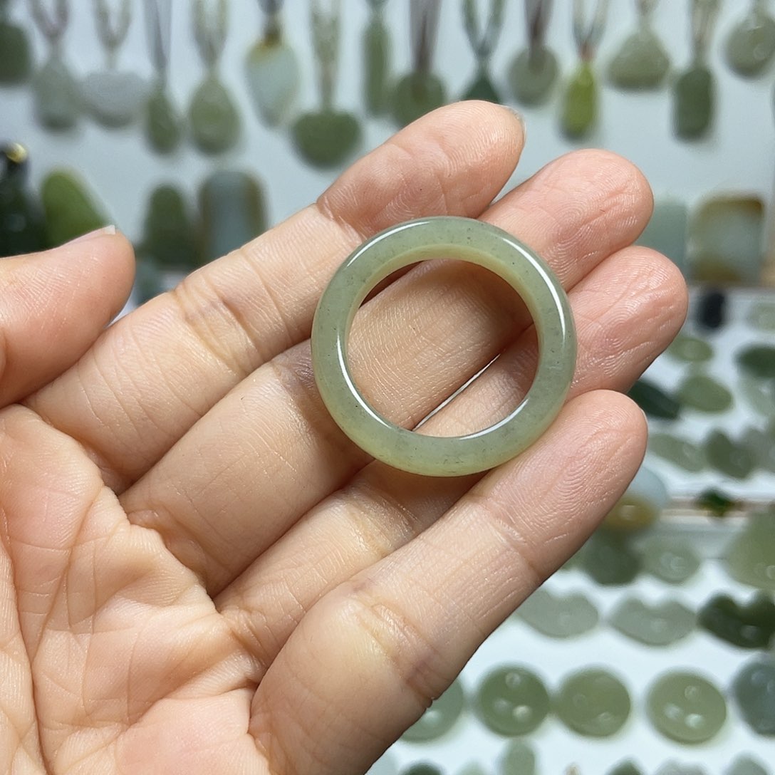 颈饰未镶嵌和田玉思****碎不退不换