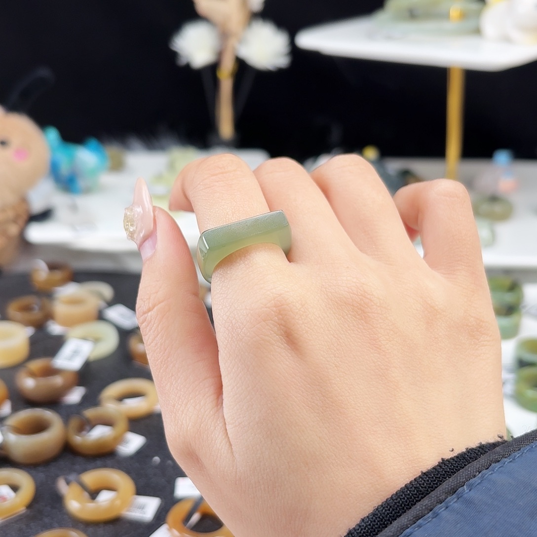 和田玉未镶嵌戒指P110晴水马鞍17.3不退换