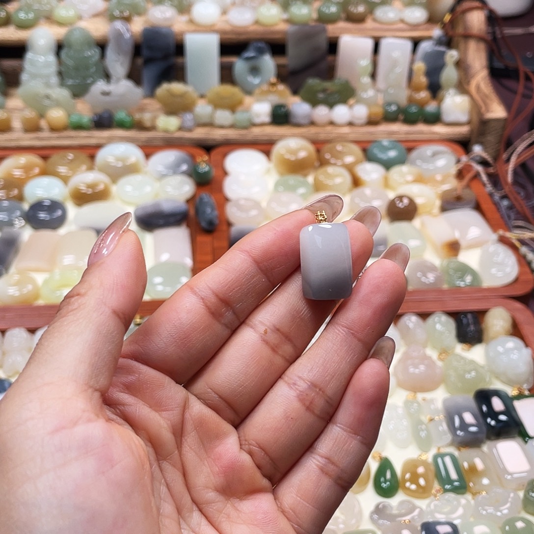 和田玉18K金镶嵌吊坠(不含链)