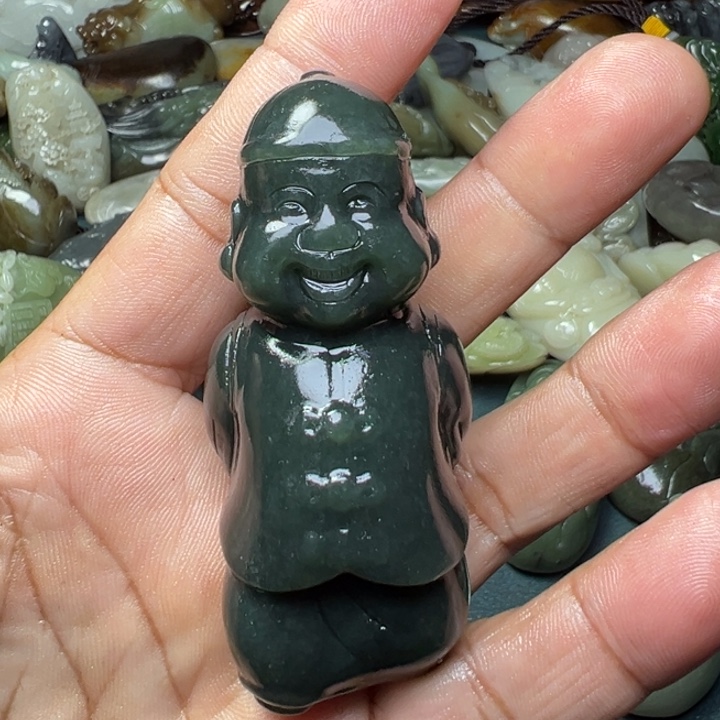 和田玉未镶嵌把件