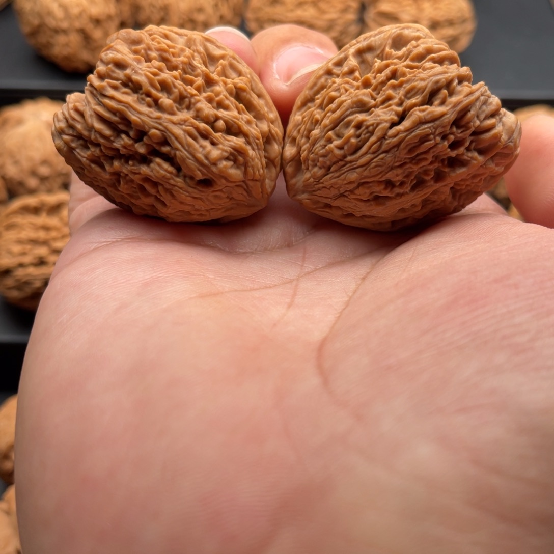 文玩核桃吊坠天残僵37，500