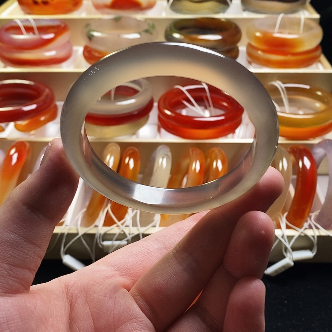 玛瑙/玉髓未镶嵌手镯