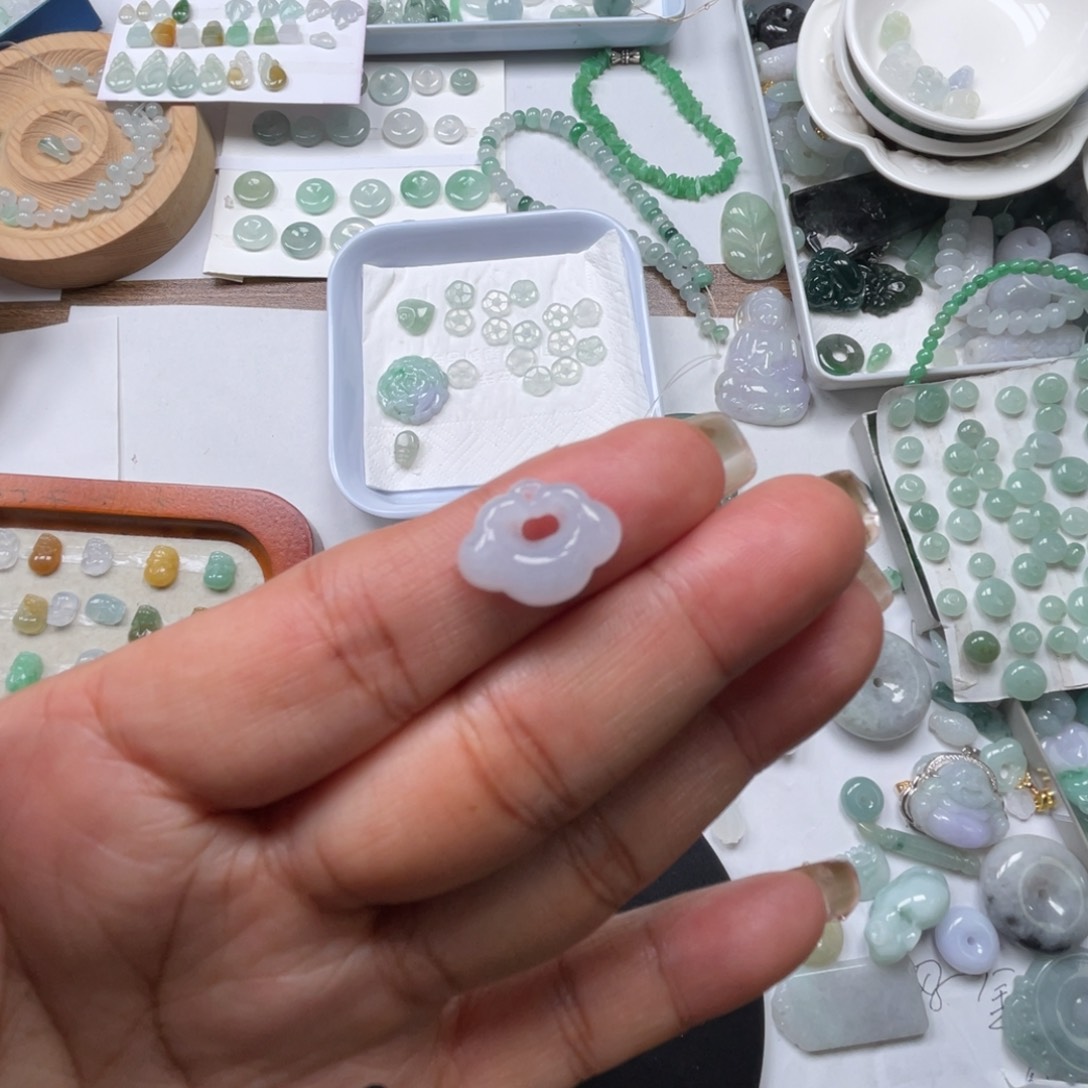 翡翠未镶嵌颈饰66666666