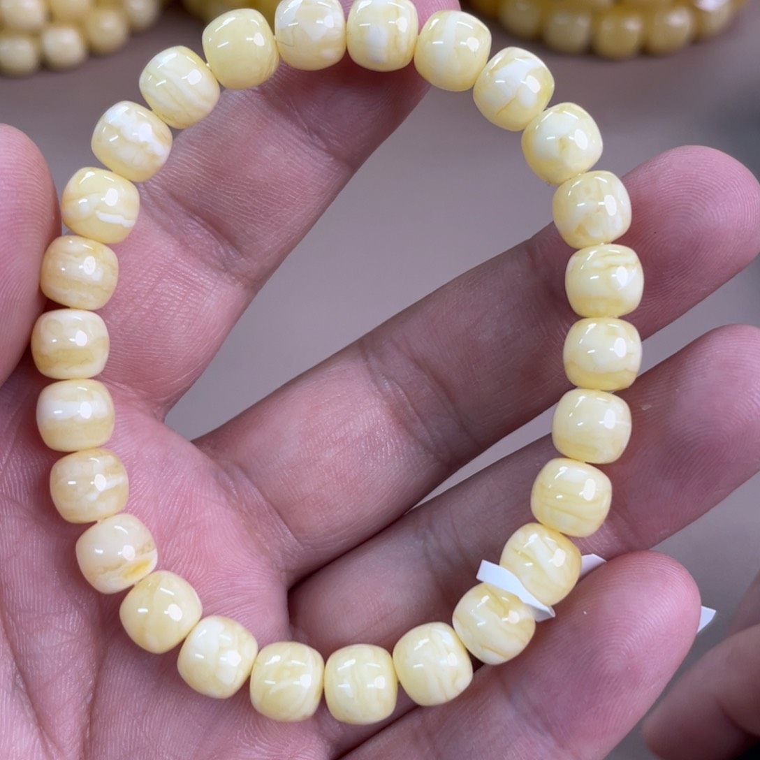 琥珀裸石未镶嵌026000000000