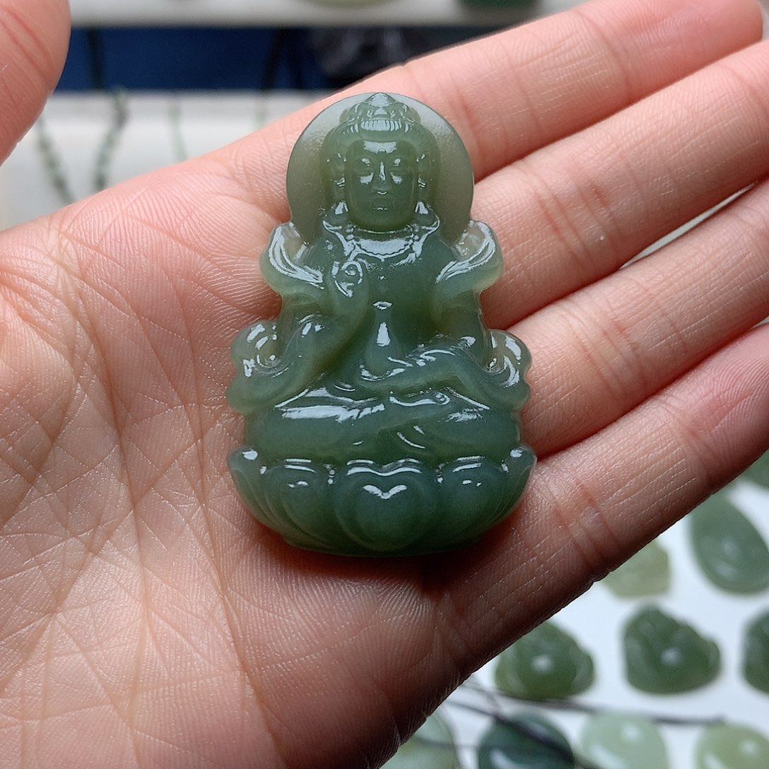 和田玉颈饰未镶嵌我***呀