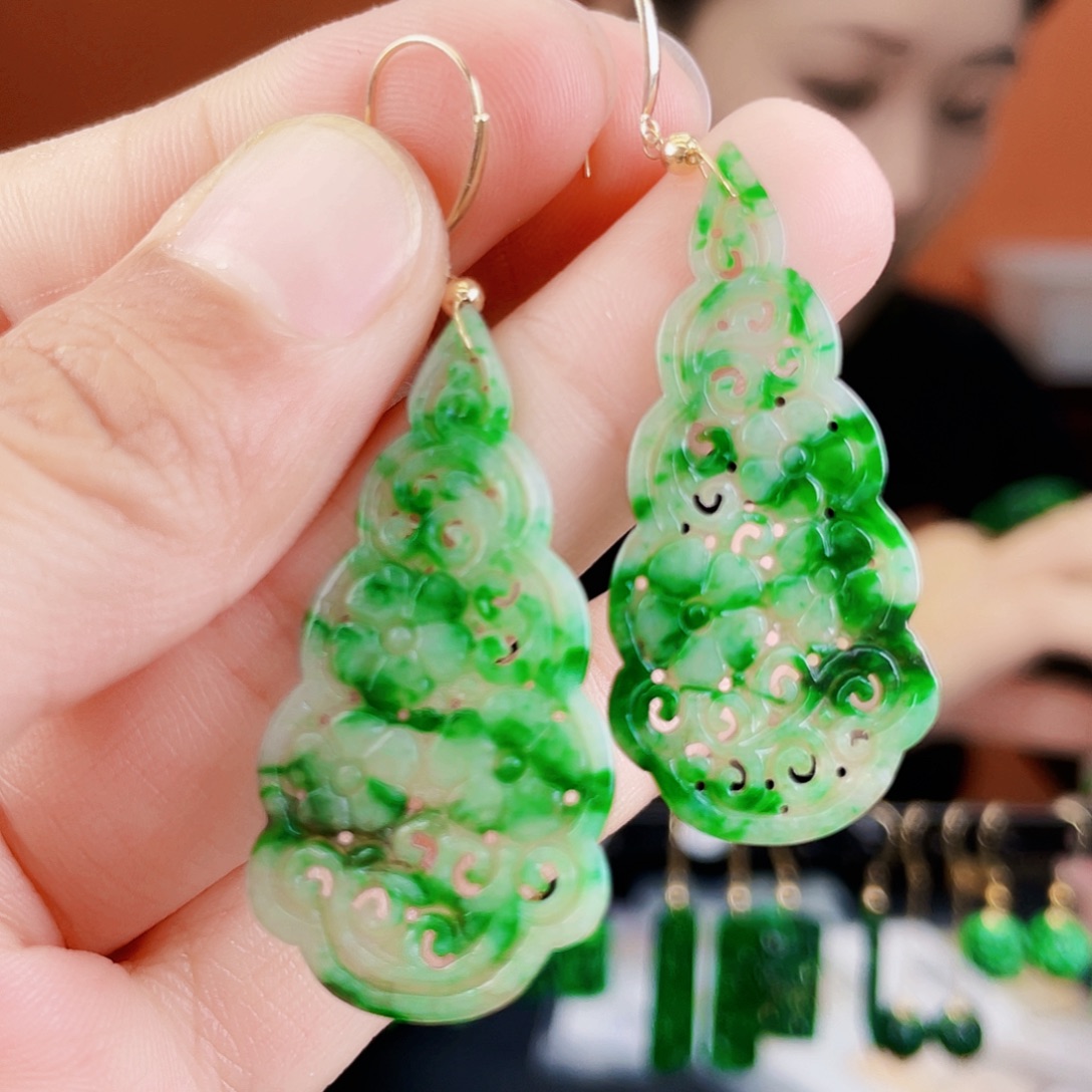 翡翠18K金镶嵌耳饰