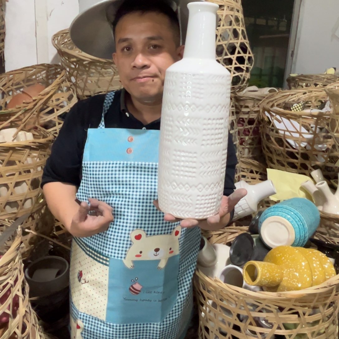 摆件34 号高中低温陶瓷瓶（部分微瑕）