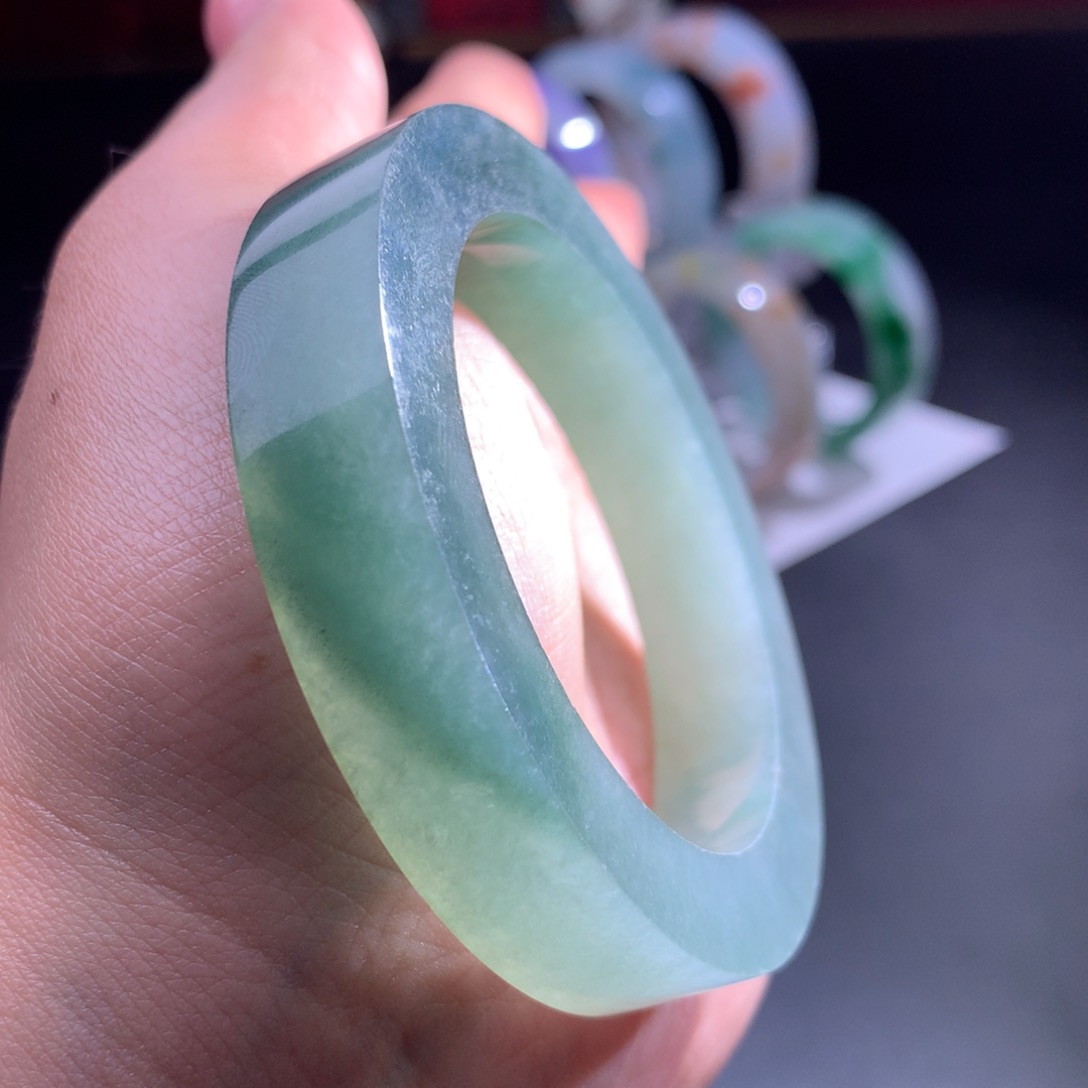 定制翡翠未镶嵌翡翠手镯