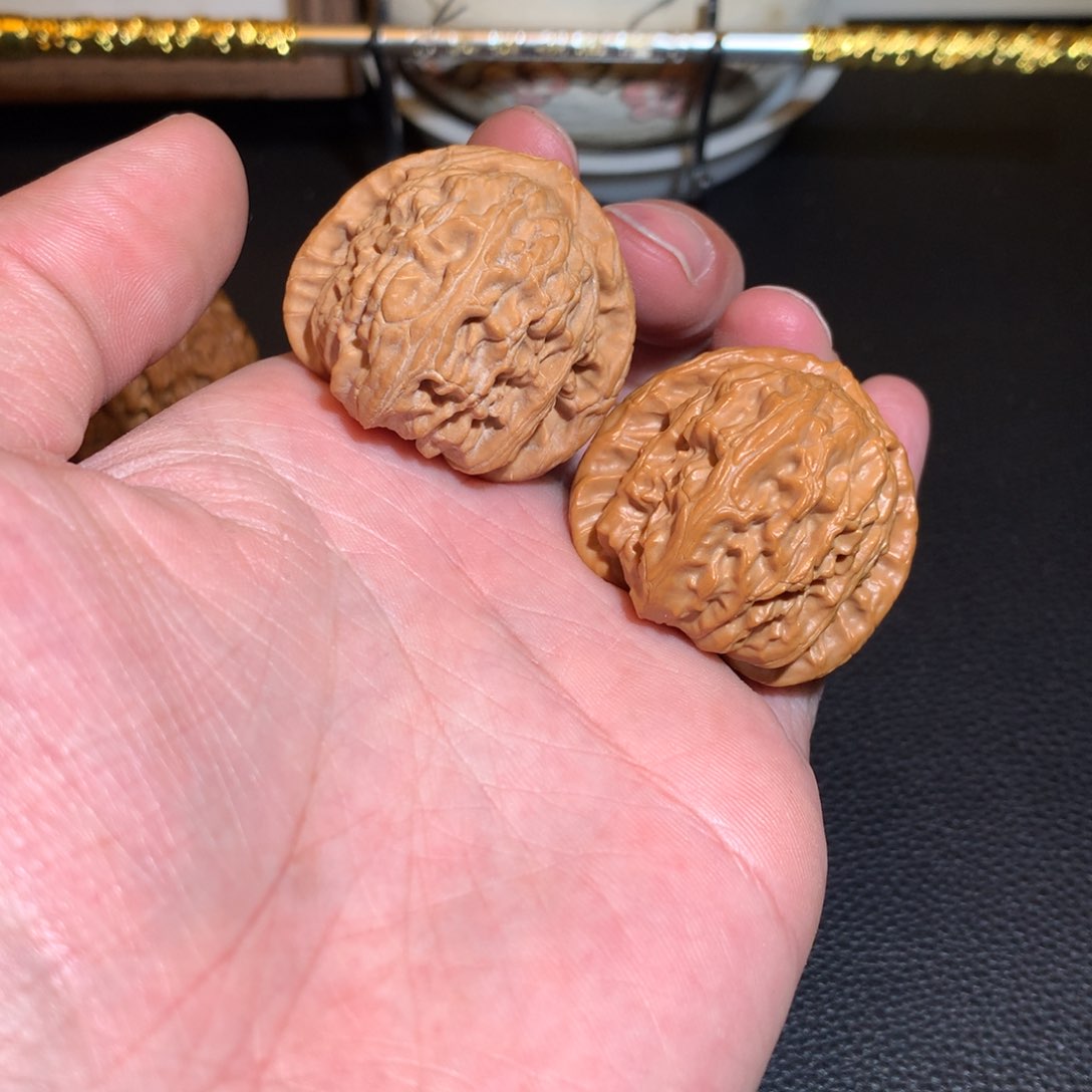 文玩核桃把件三角白37