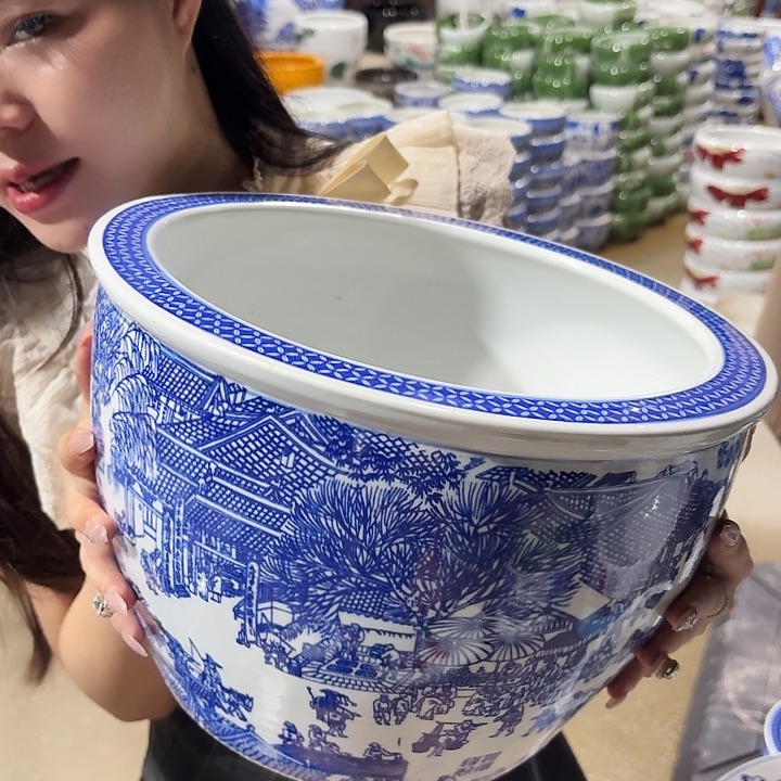 瓷片口径31厘米 高度21厘米