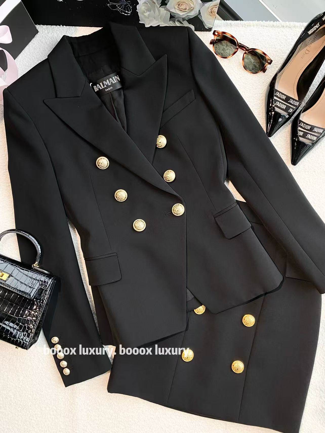 99新 BALMAIN/巴尔曼 wc069 羊毛 黑色金扣西装外套 36码