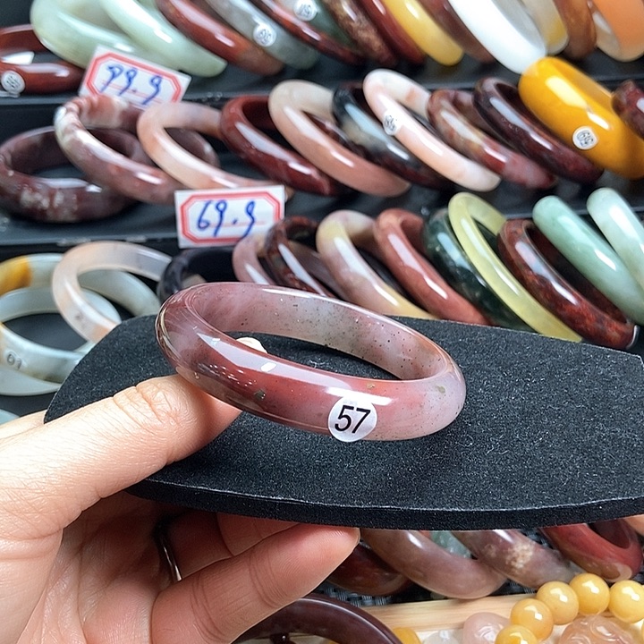 石英质玉手镯未镶嵌夏**雨