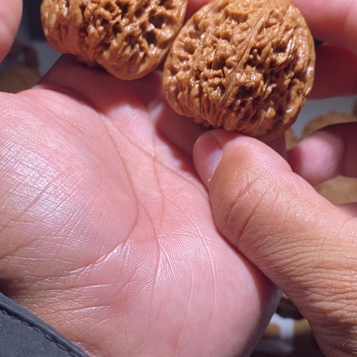把件文玩核桃4*6南疆