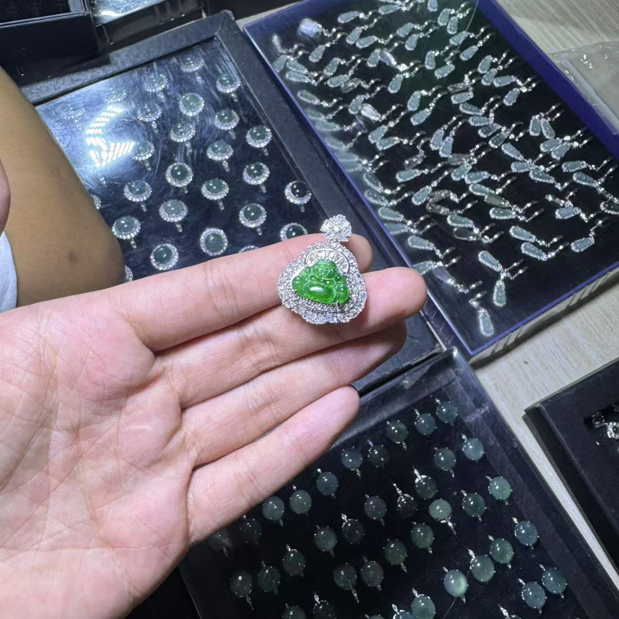 天然a货翡翠佛公吊坠--多样性发一件