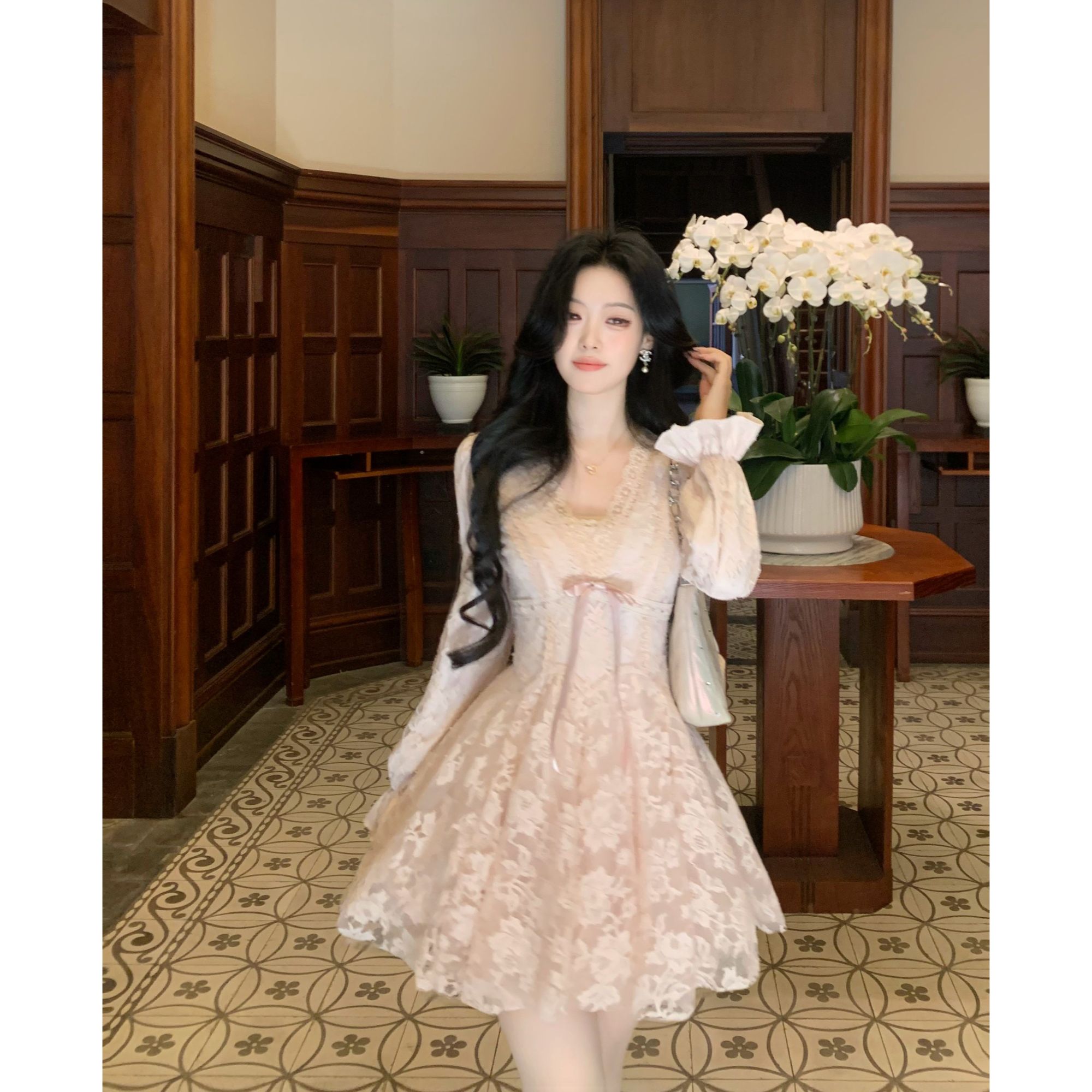 Blovelan迷迭花园 法式纯欲v领蕾丝加绒连衣裙收腰千金风蓬蓬裙