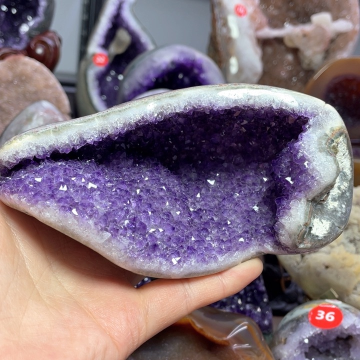 水晶摆件未镶嵌捡漏