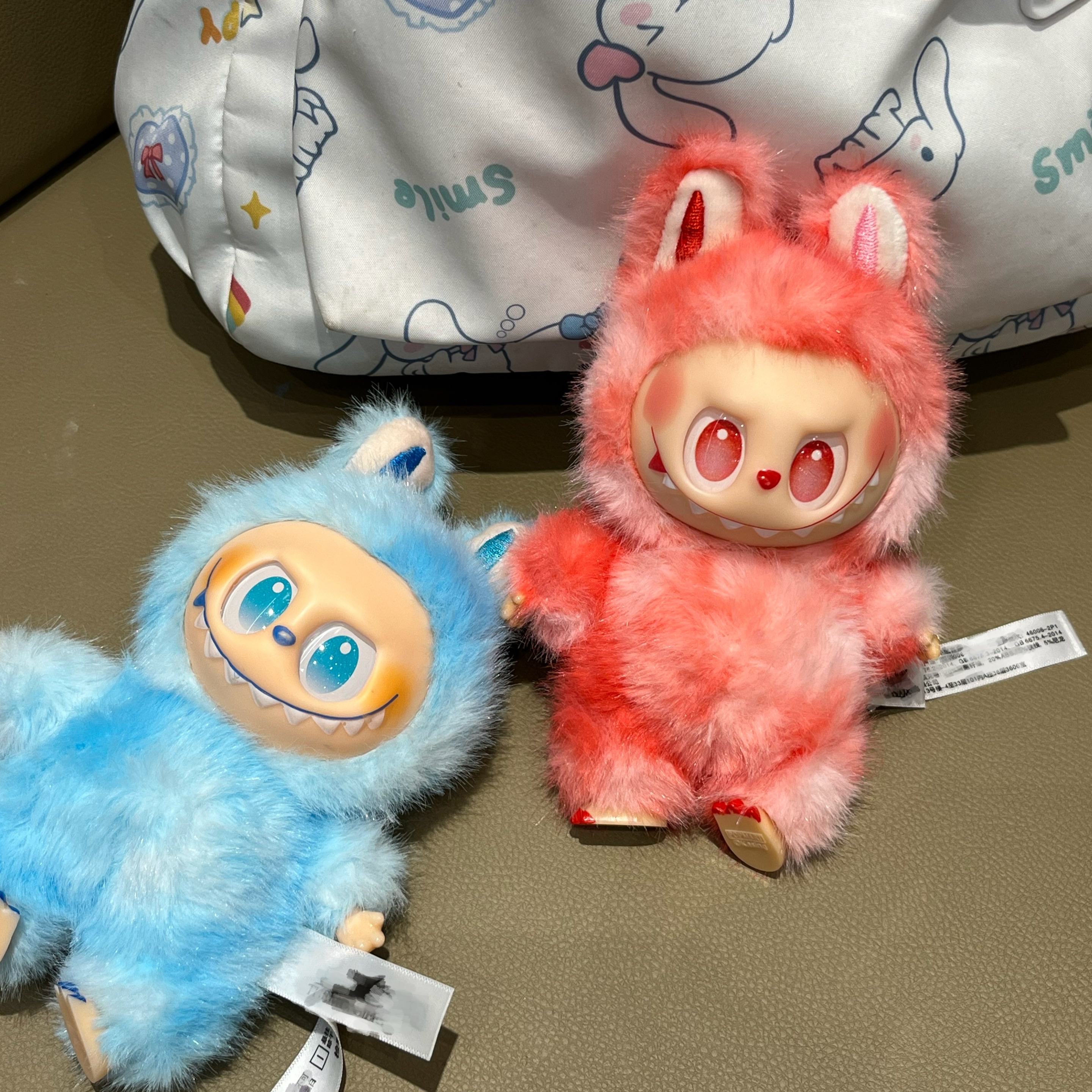 潮玩公仔搪胶毛绒娃娃布布玩偶拉布拉嘟新款儿童玩具包包挂件盲盒