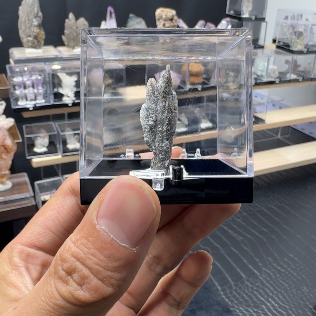 C***o未镶嵌珠宝半成品水晶