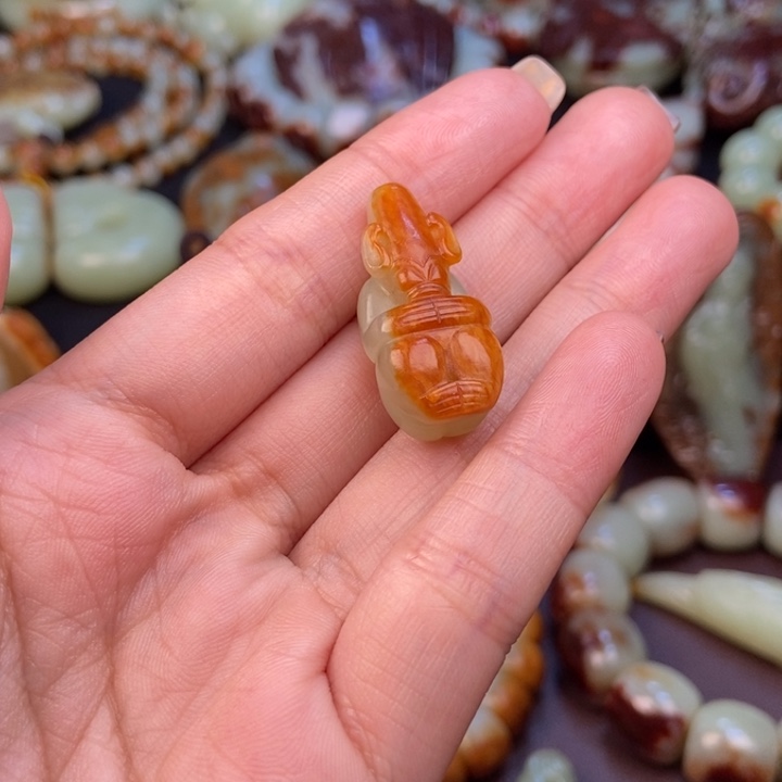 平***乐岫岩河磨玉（透闪石质玉）未镶嵌挂件