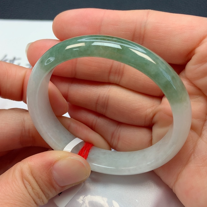 翡翠手镯未镶嵌54圈贵妃