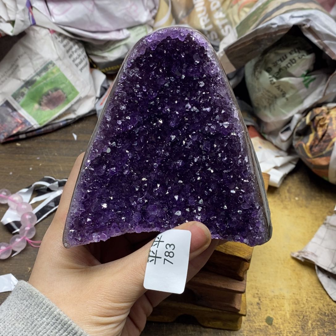 紫晶乌拉圭未镶嵌