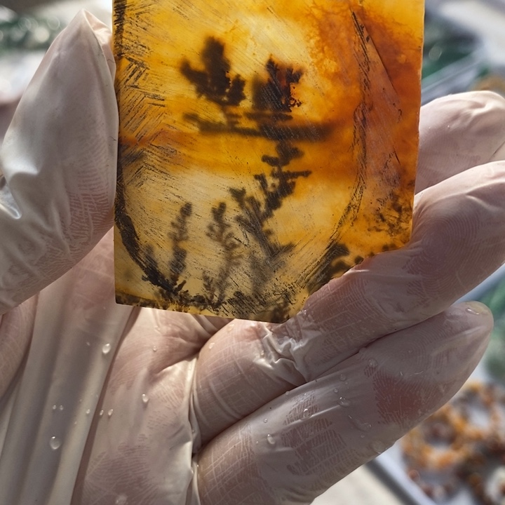 石英质玉（黄龙玉）未镶嵌挂件