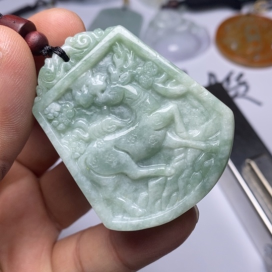 翡翠未镶嵌颈饰翡翠